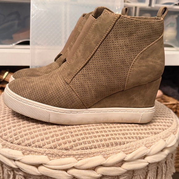 Boots - Picture 2 of 2